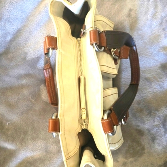 Coach Vintage Soho Double Buckle Cream & Brown Tote in Beautiful Condition! - Picture 9 of 12